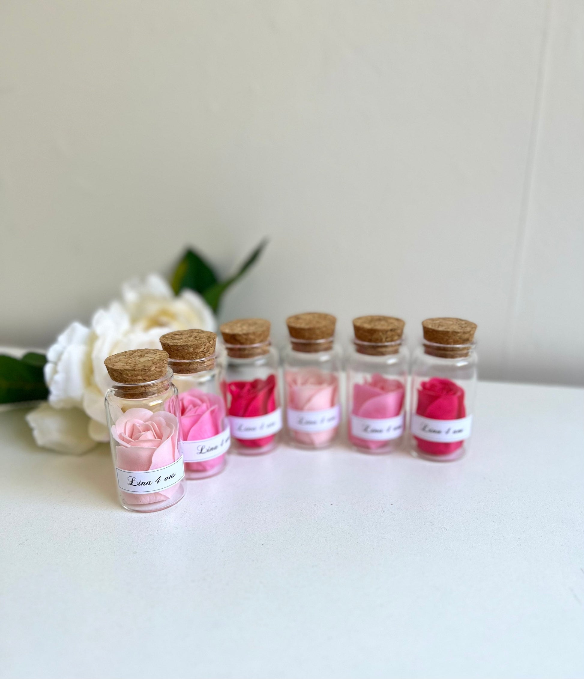 Fiole en verre personnalisé avec des roses de savon