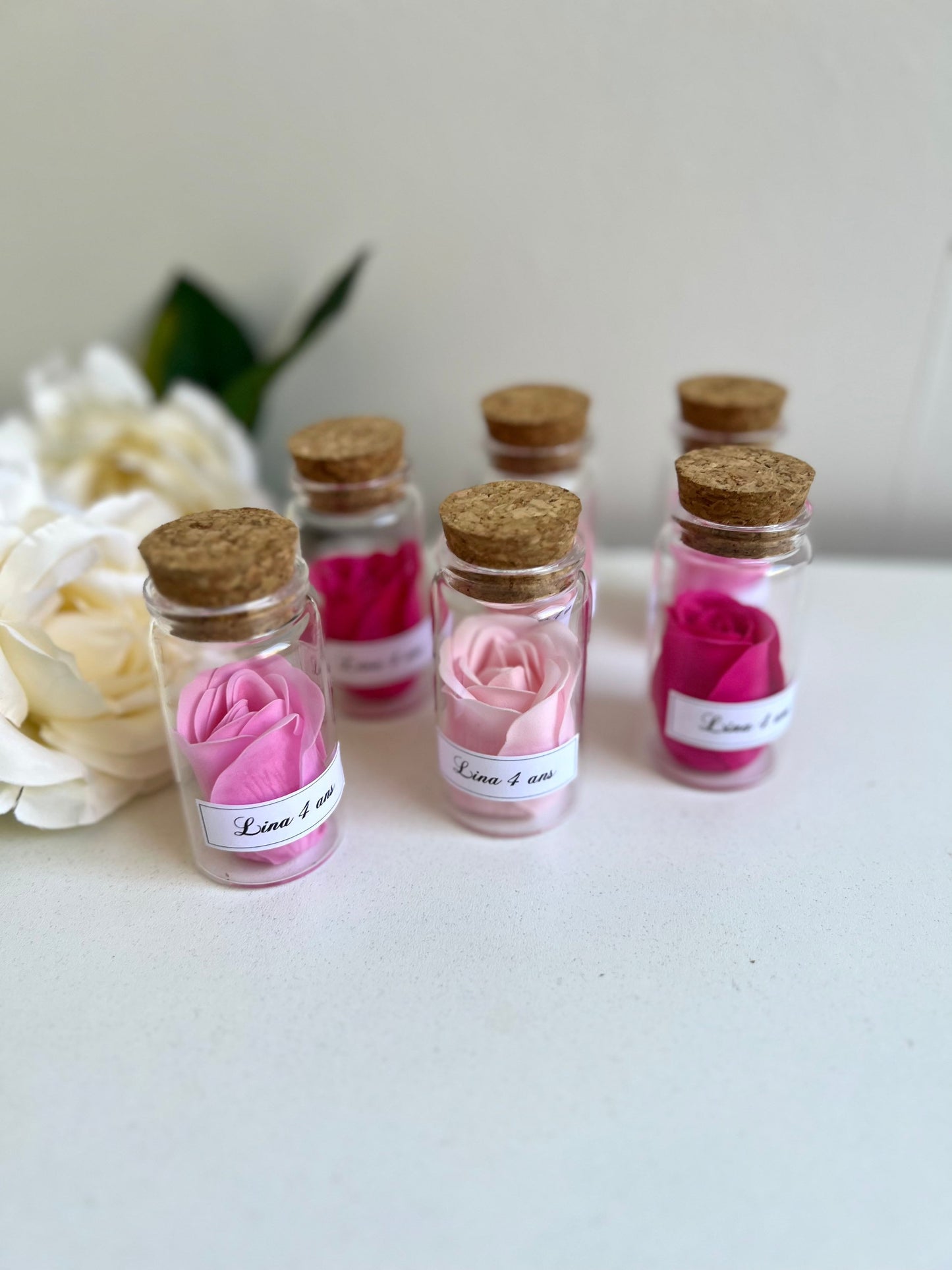 Fiole en verre personnalisé avec des roses de savon